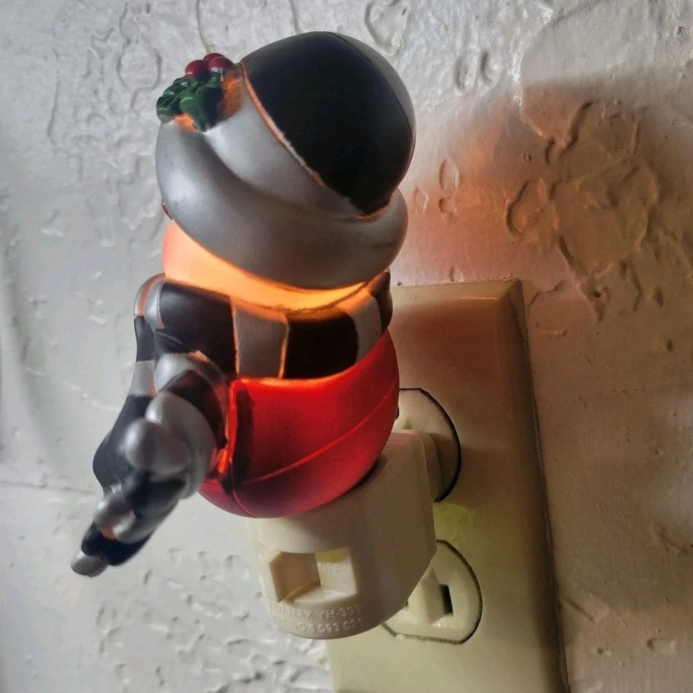 LA Raiders Touchdown Snowman Football NFL Plug In Night Light
